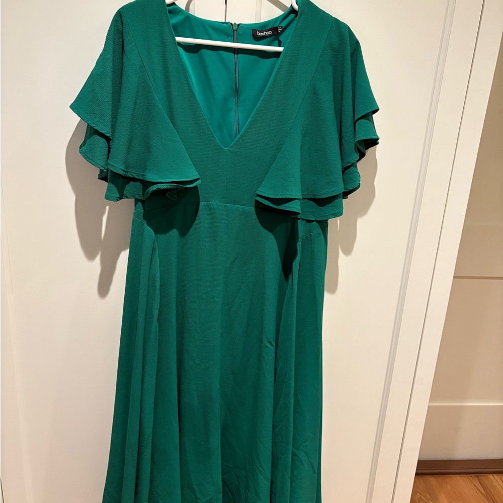 Boohoo Green Ruffled Maxi Dress V-Neck Flutter Sleeves